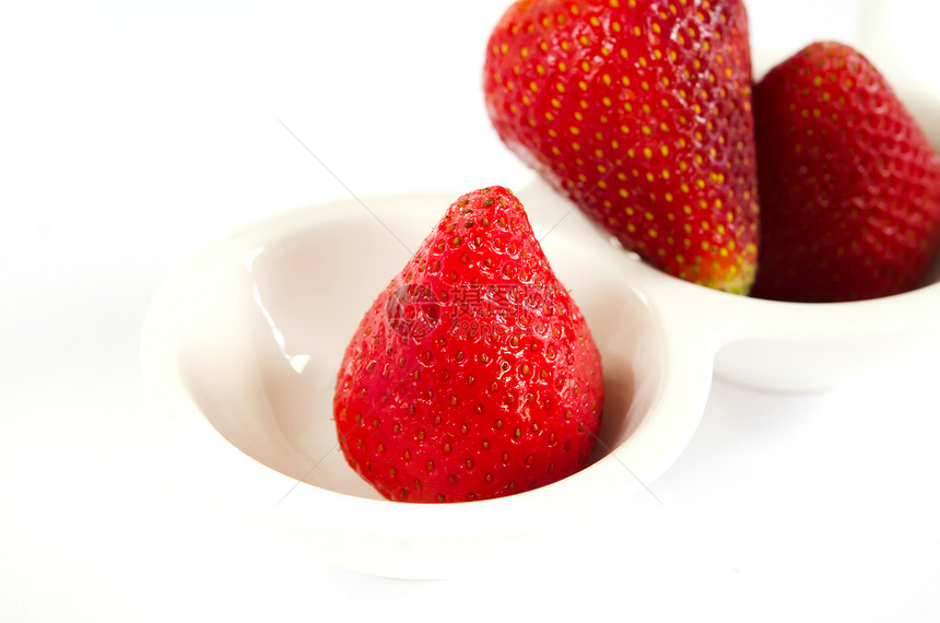 草莓水果食物红色白色甜点图片