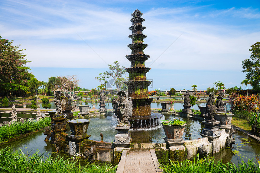 印度尼西亚巴厘皇家水宫阳光国王游客石头水池寺庙旅游雕塑宗教喷泉图片