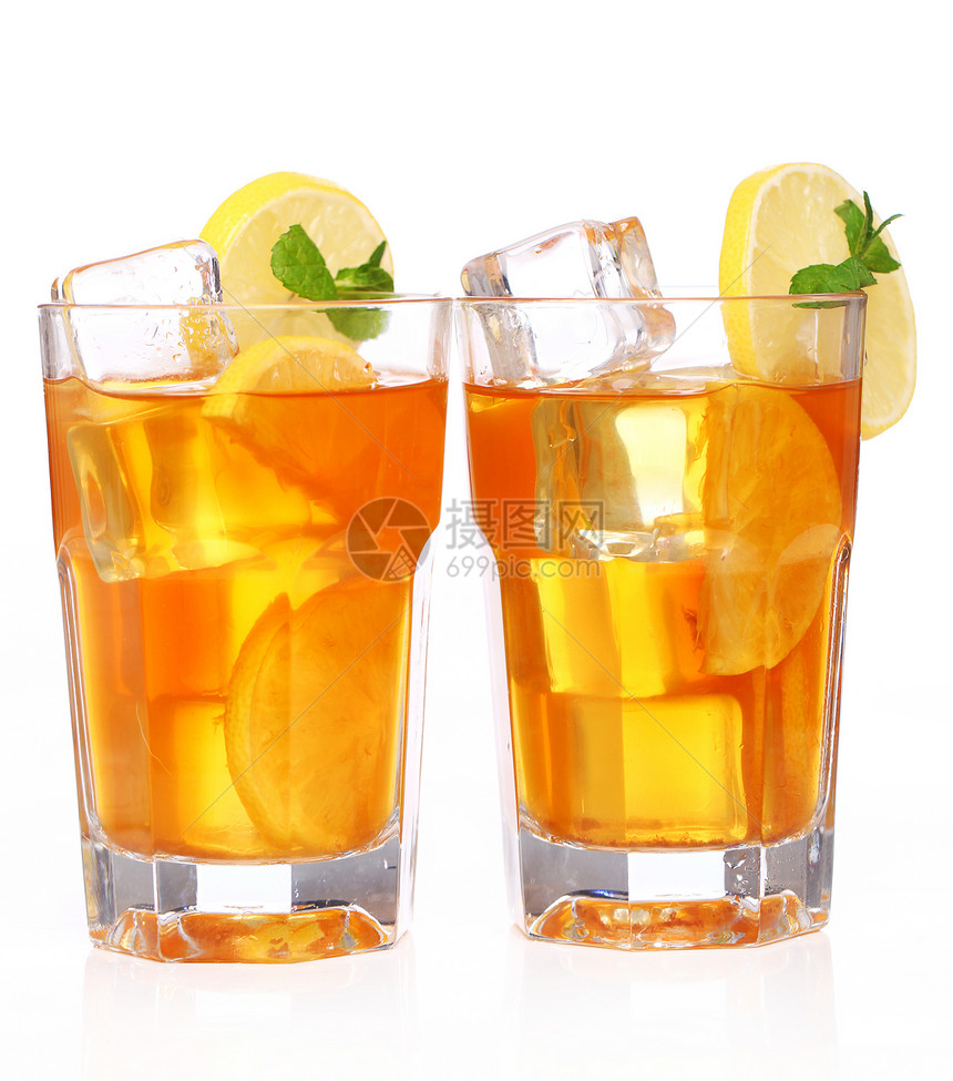 新鲜和冷冰茶 加柠檬和薄荷食物饮料叶子橙子草本植物立方体美食液体水果时间图片