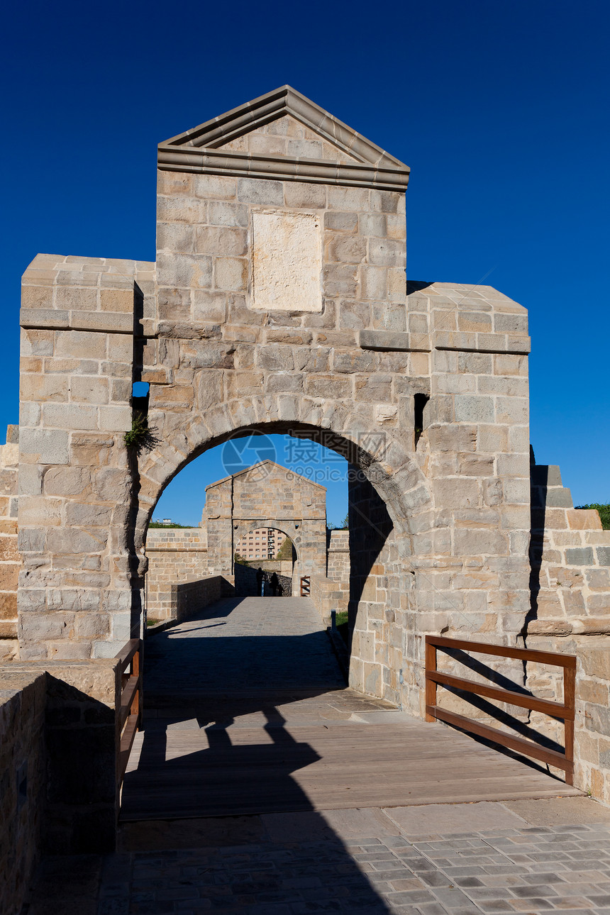西班牙纳瓦拉Pamplona墙壁晴天堡垒建筑旅行历史石头旅游历史性建筑学城市图片