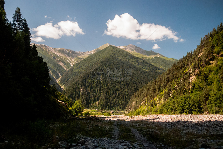 高加索山脉蓝色运动山脉旅行绿色图片