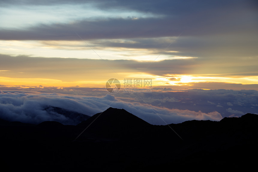 Haleakala 火山日出天空阳光日落海洋星星远景热带全景太阳旅行图片