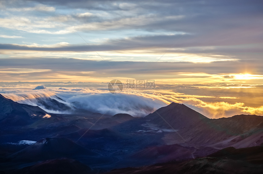 Haleakala 火山日出热带橙子太阳旅行星星阳光海洋天空日落薄雾图片