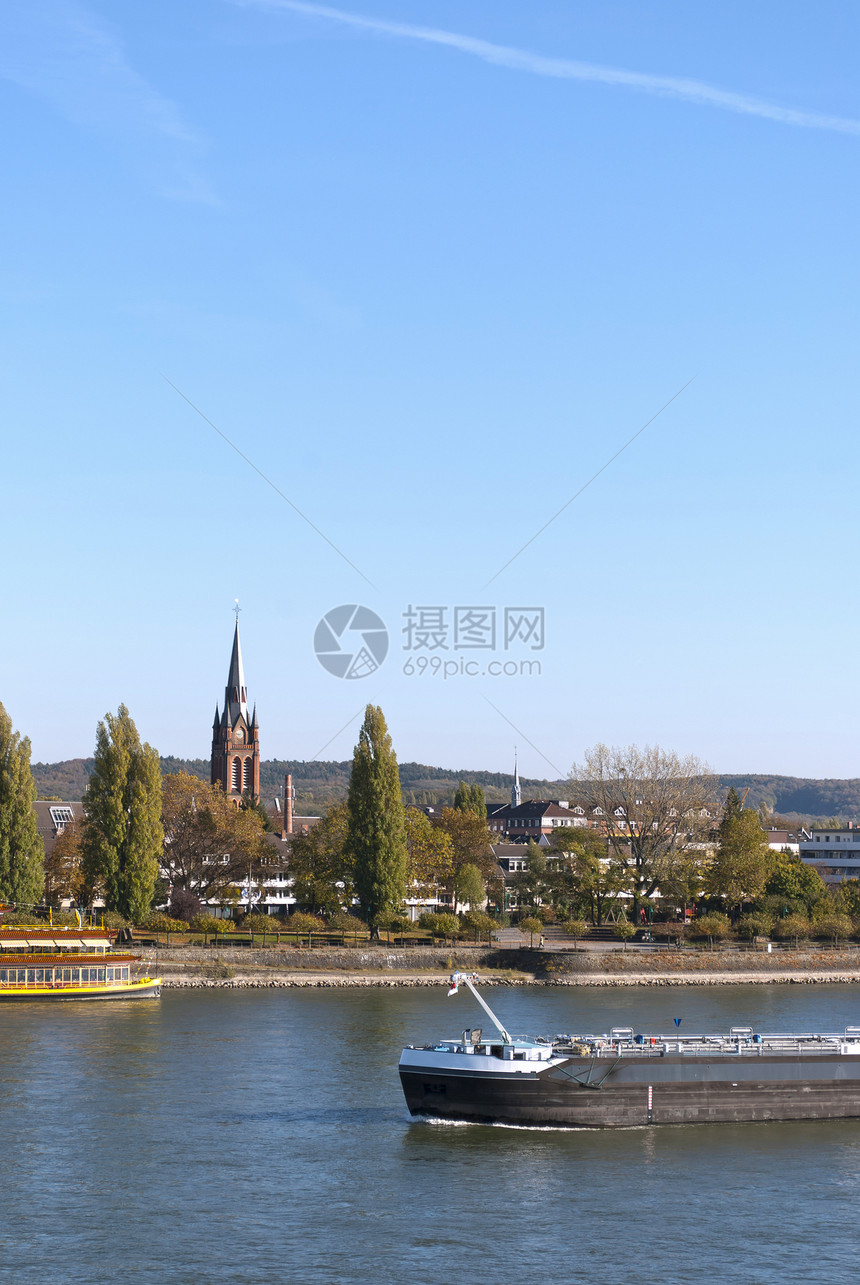 里温河城市建筑物天空教会晴天蓝色旅行观光摄影图片