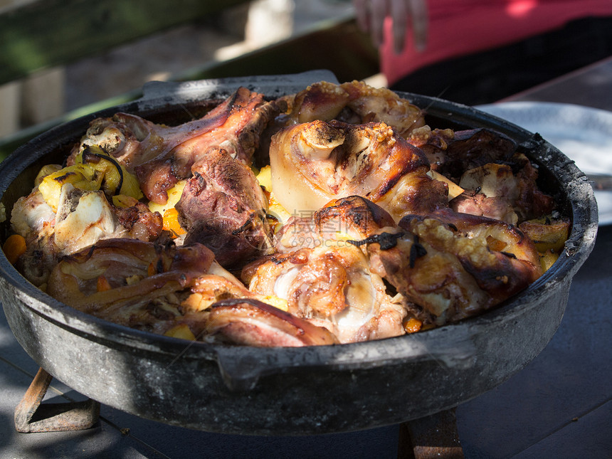 烤猪肉熟食烧烤营养午餐盘子食物肋骨享受叶子沙拉图片