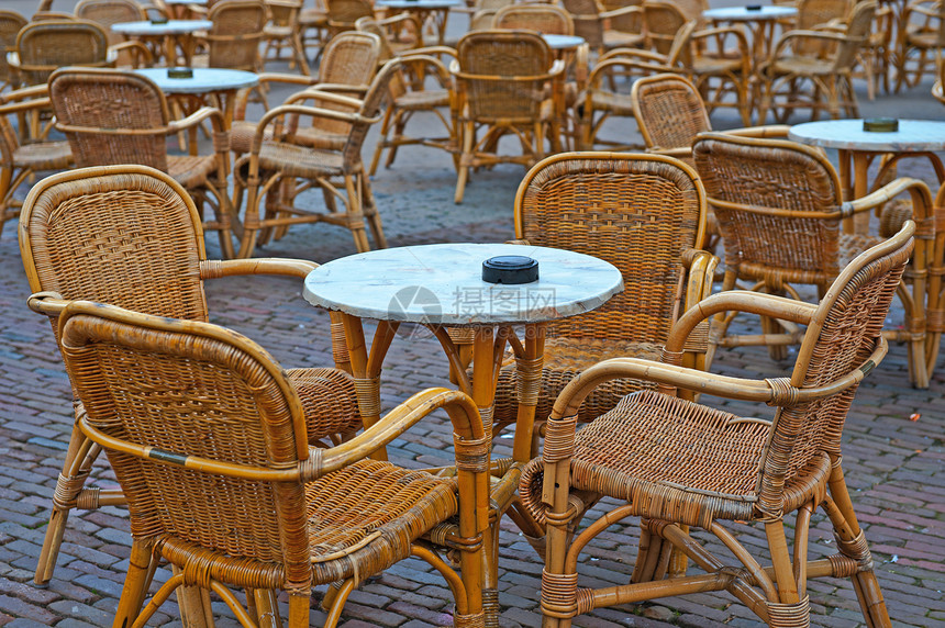 街头咖啡厅篮子城市餐厅座位椅子市中心家具发射咖啡店枝条图片