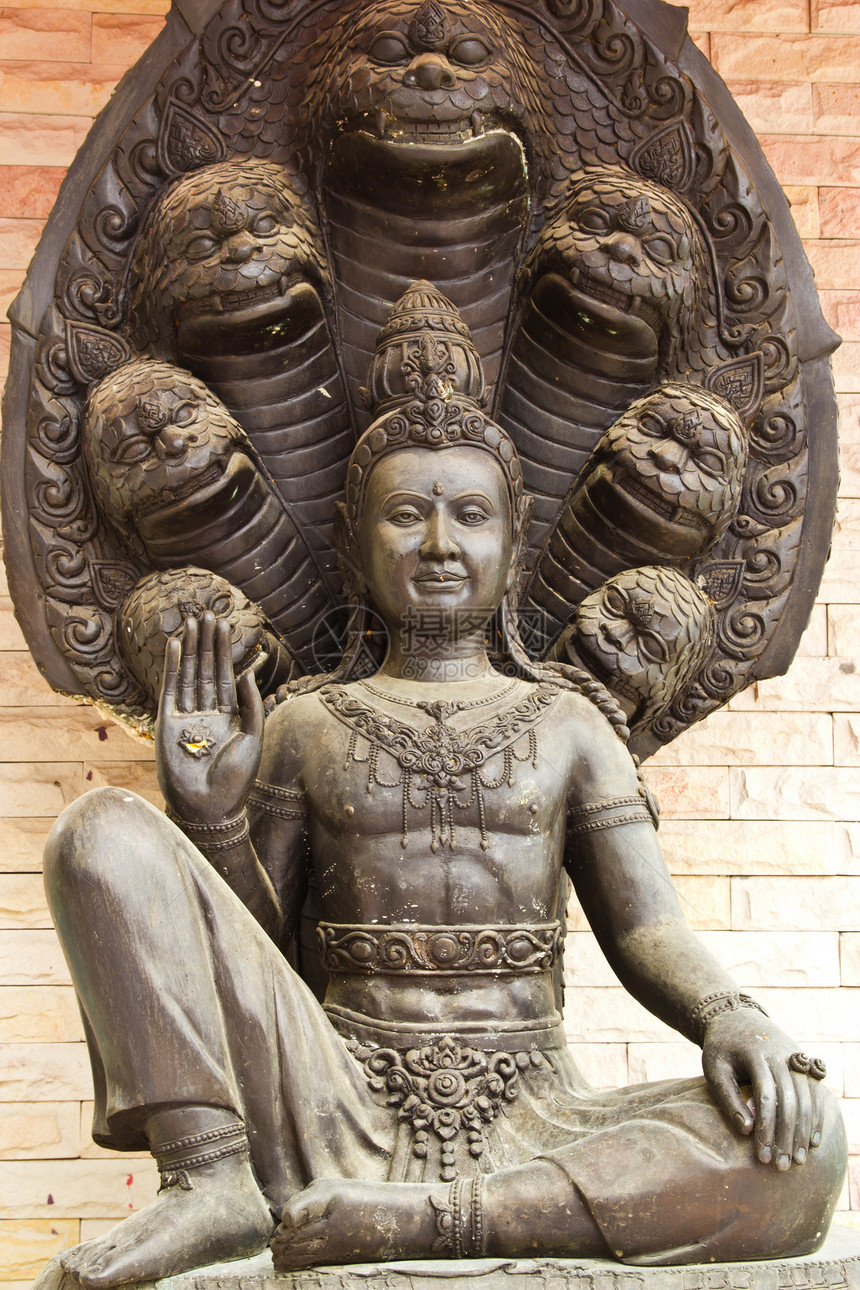 古老的泰国石佛雕像地标建筑城市天际宗教景观假期游客金子建筑学图片