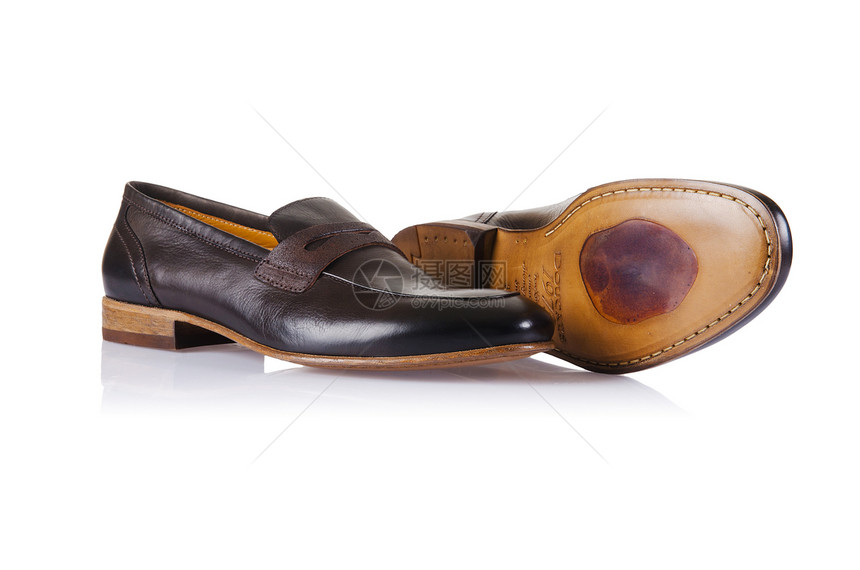 白色男性鞋子的时装概念靴子橡皮反射骡子黑色皮革鞋类正装男人齿轮图片