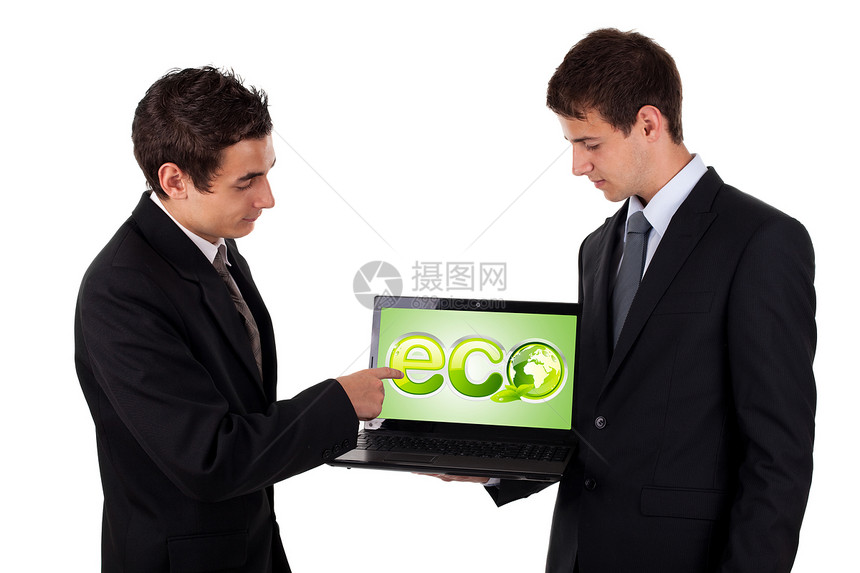 商务人士指着生态笔记本电脑套装公司微笑商业展示男人地球盒子插图白色图片