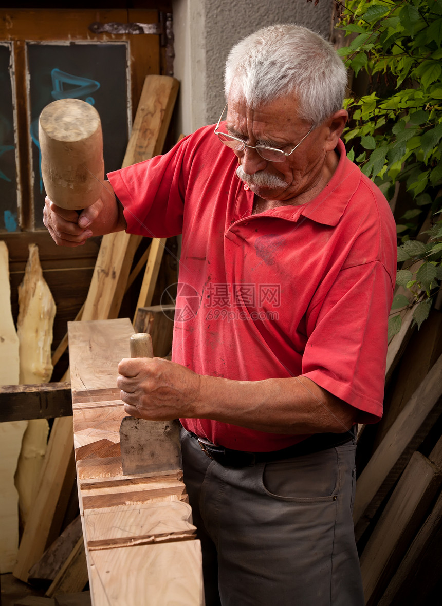 木制木雕手 用小球杆和砍刀2图片