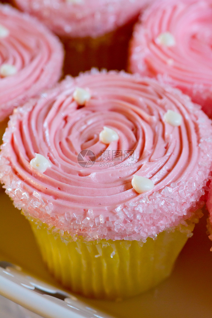 结婚蛋糕粉色食品自助餐食物糖霜白色婚礼焙烤香草甜点图片
