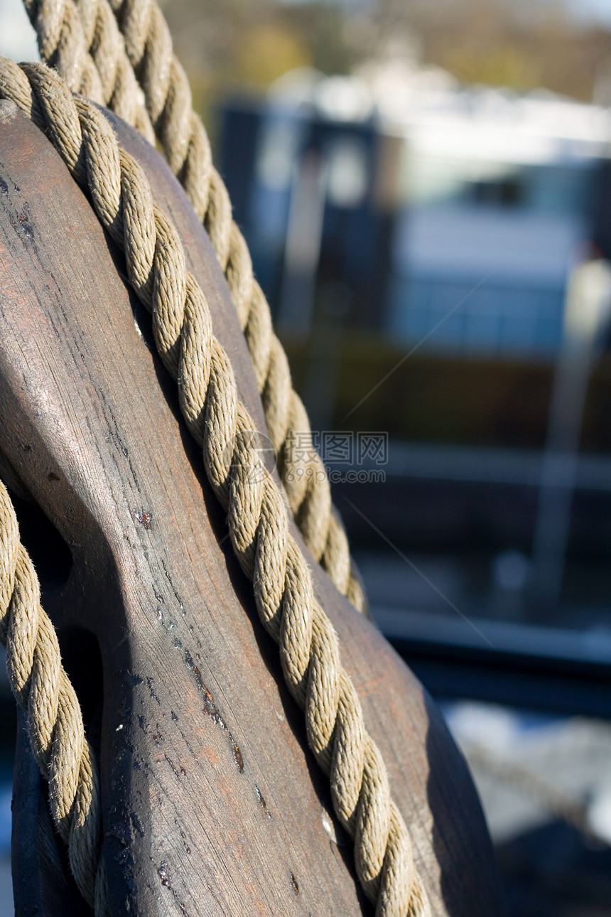 高架船桅杆绳索图片