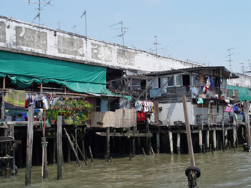 泰国曼谷 - 湄南河畔的建筑图片