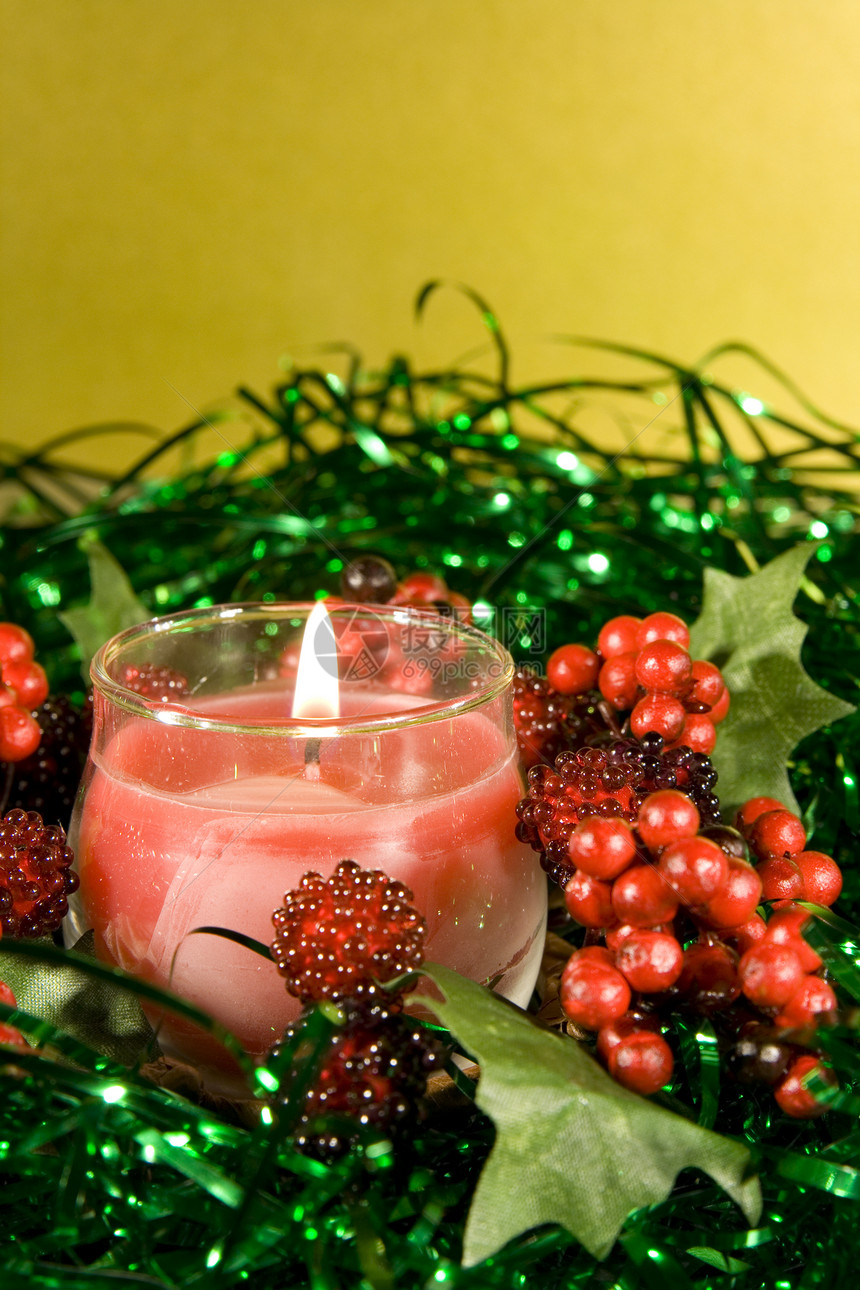带点蜡烛的圣诞装饰品金子飘带礼物珠子红色火花玩意儿图片