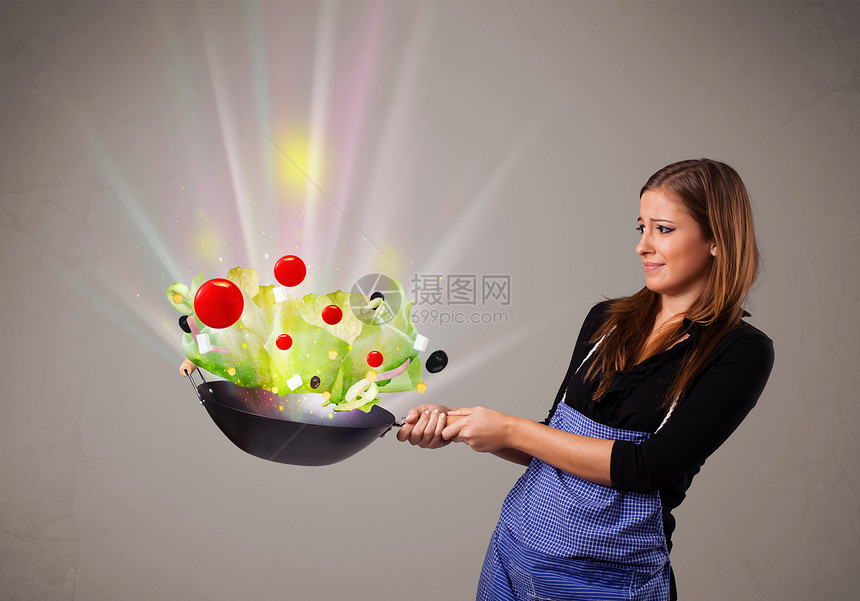 青年妇女烹饪新鲜蔬菜女性叶子花园绘画洋葱油炸胡椒食物土豆厨房图片