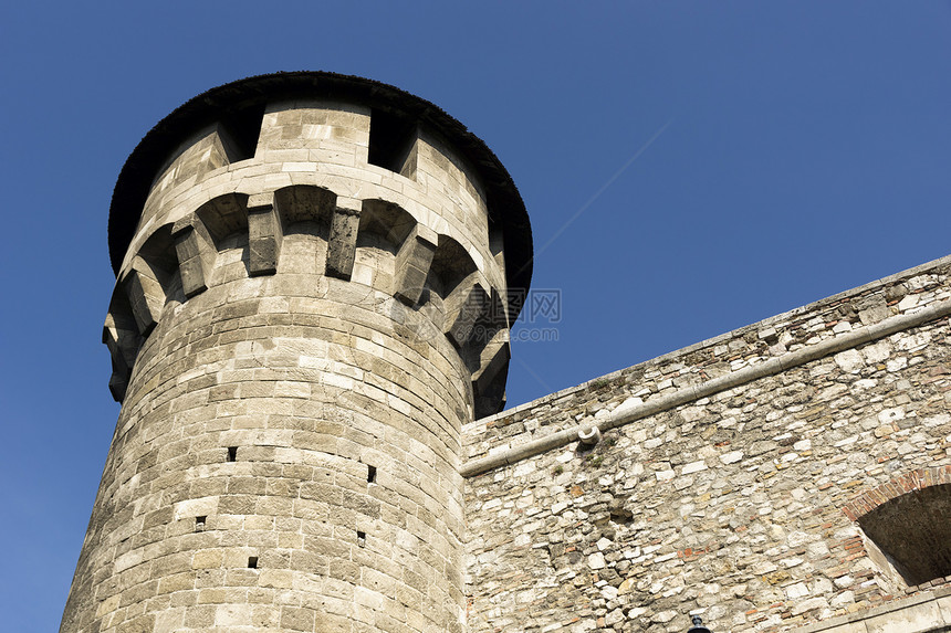 布达佩斯布达皇宫的中世纪堡垒石头蓝色旅游建筑历史性旅行建筑学城堡国家天空图片
