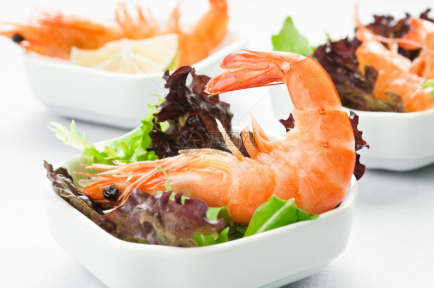 虾沙拉绿色健康美食蔬菜小吃大虾饮食食物白色海鲜图片