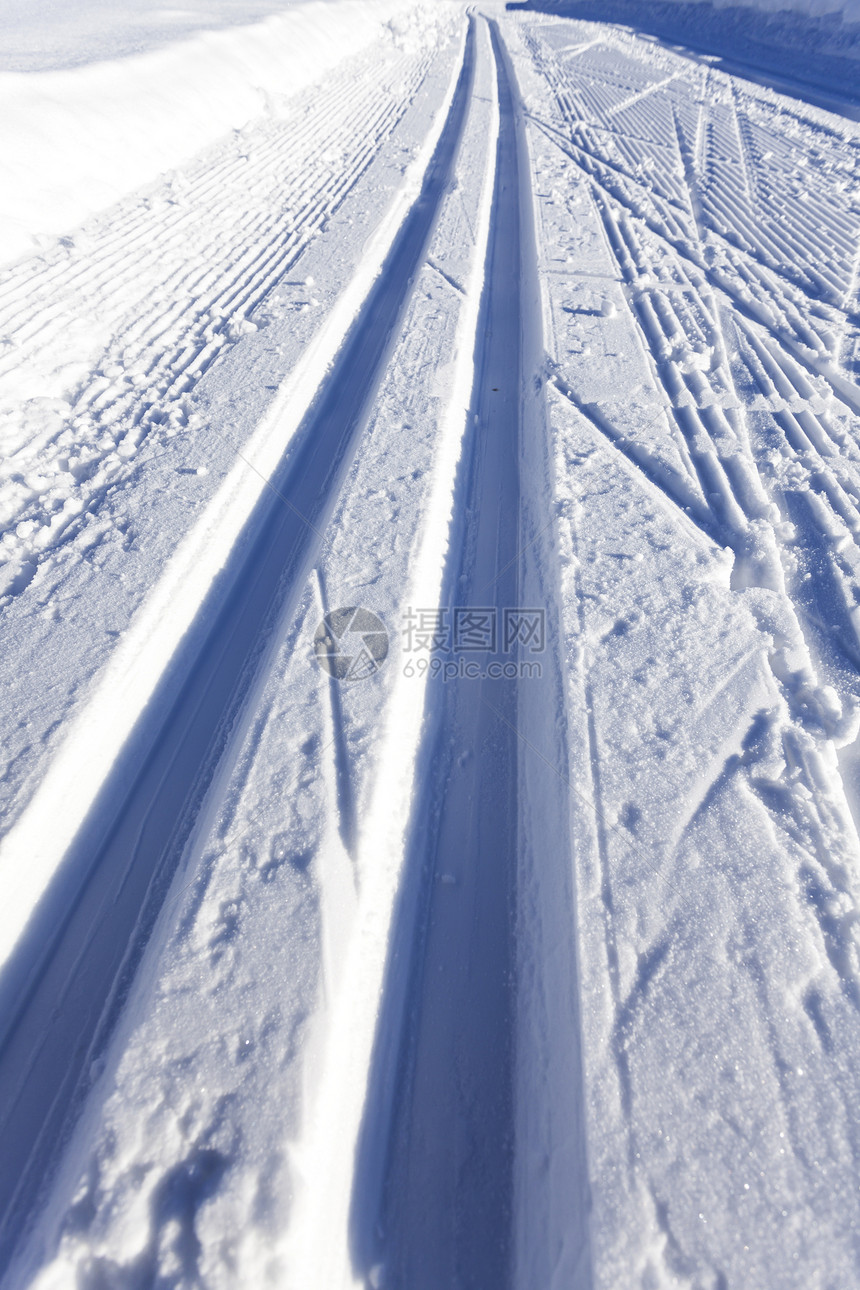 跨国滑雪跑跑步滑雪运动图片