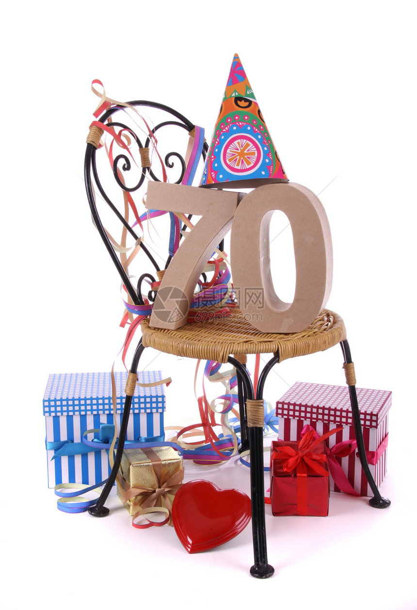生日快乐与年龄数字 在派对气氛中白色工作室幸福红色纸盒包装盒子庆典礼物纪念日图片