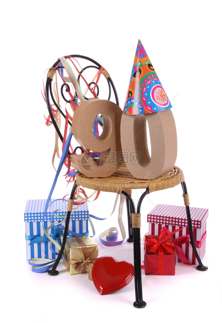生日快乐与年龄数字 在派对气氛中工作室奶油纸盒礼物庆典盒子周年红色幸福展示图片