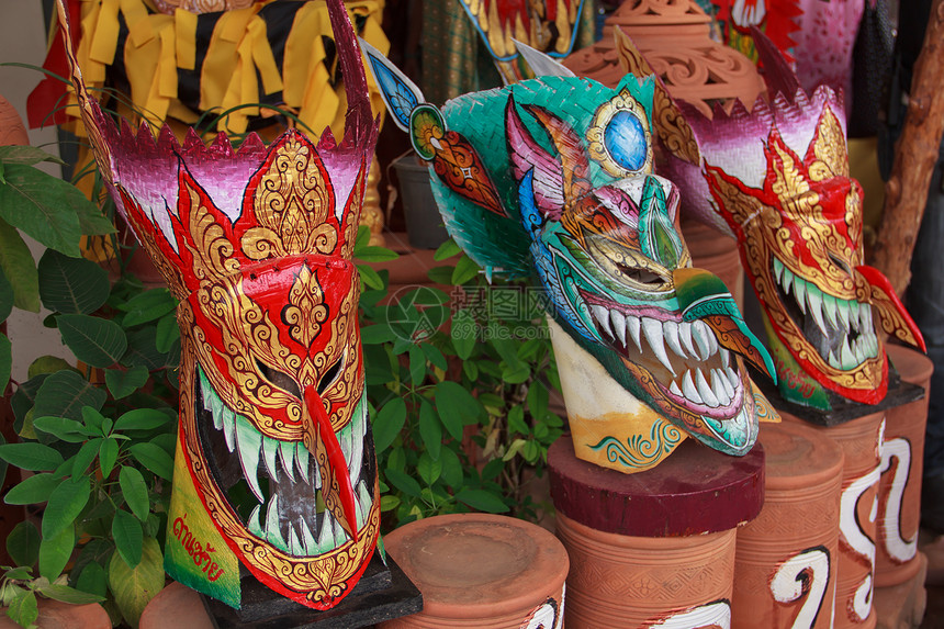 泰国蒙面节艺术家面具舞蹈家风俗戏服表演舞蹈幸福装饰品艺术图片