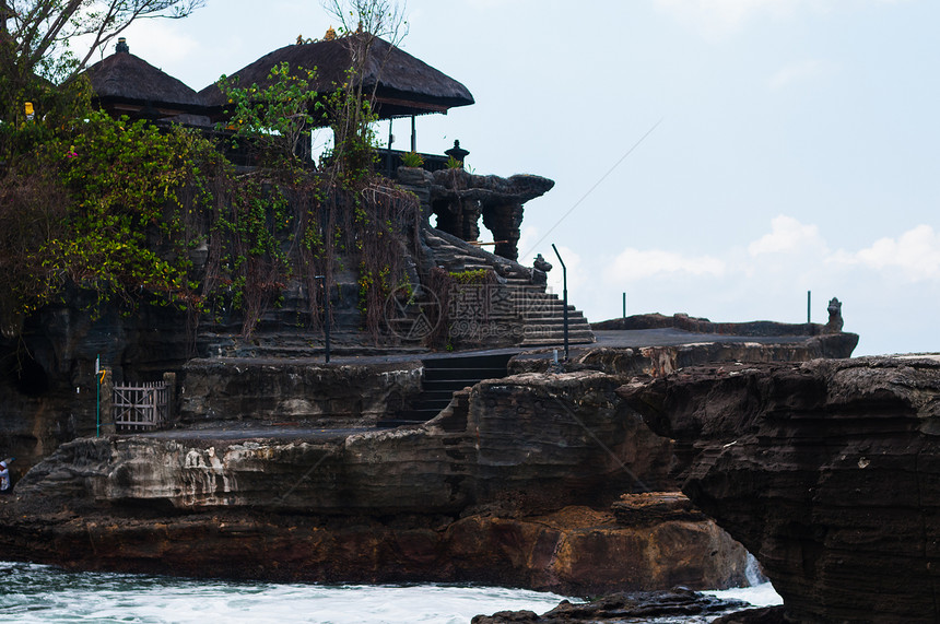 Pura Tanah 彩票悬崖假期石头蓝色建筑学海洋游客岩石建筑旅游图片