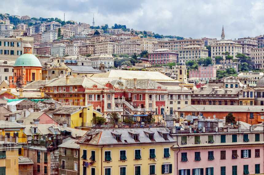 意大利热那亚城市天际全景图片