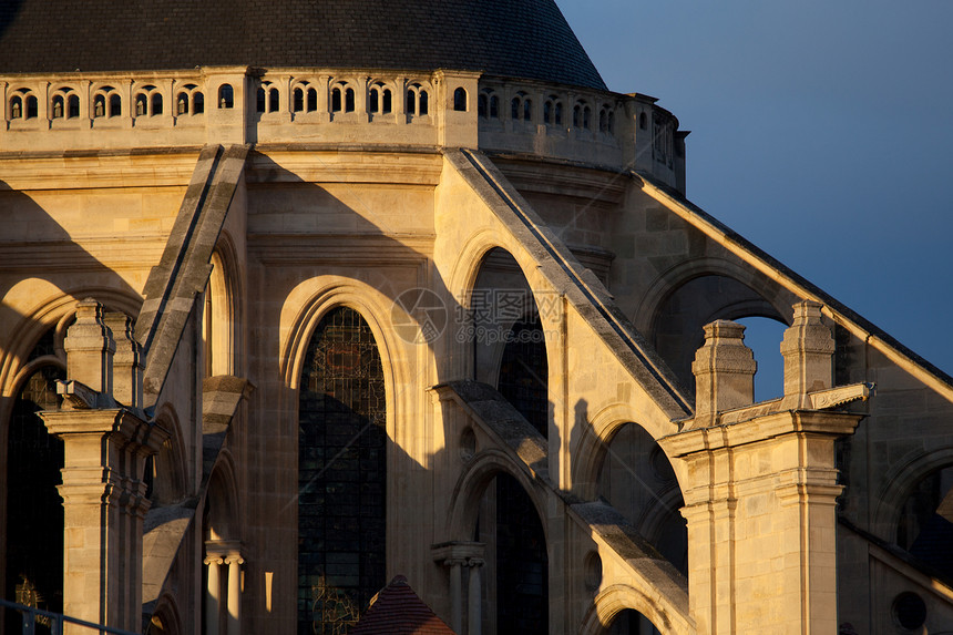 法国巴黎圣尤斯塔切教堂晴天宗教石头遗产城市旅游建筑教会建筑学旅行图片