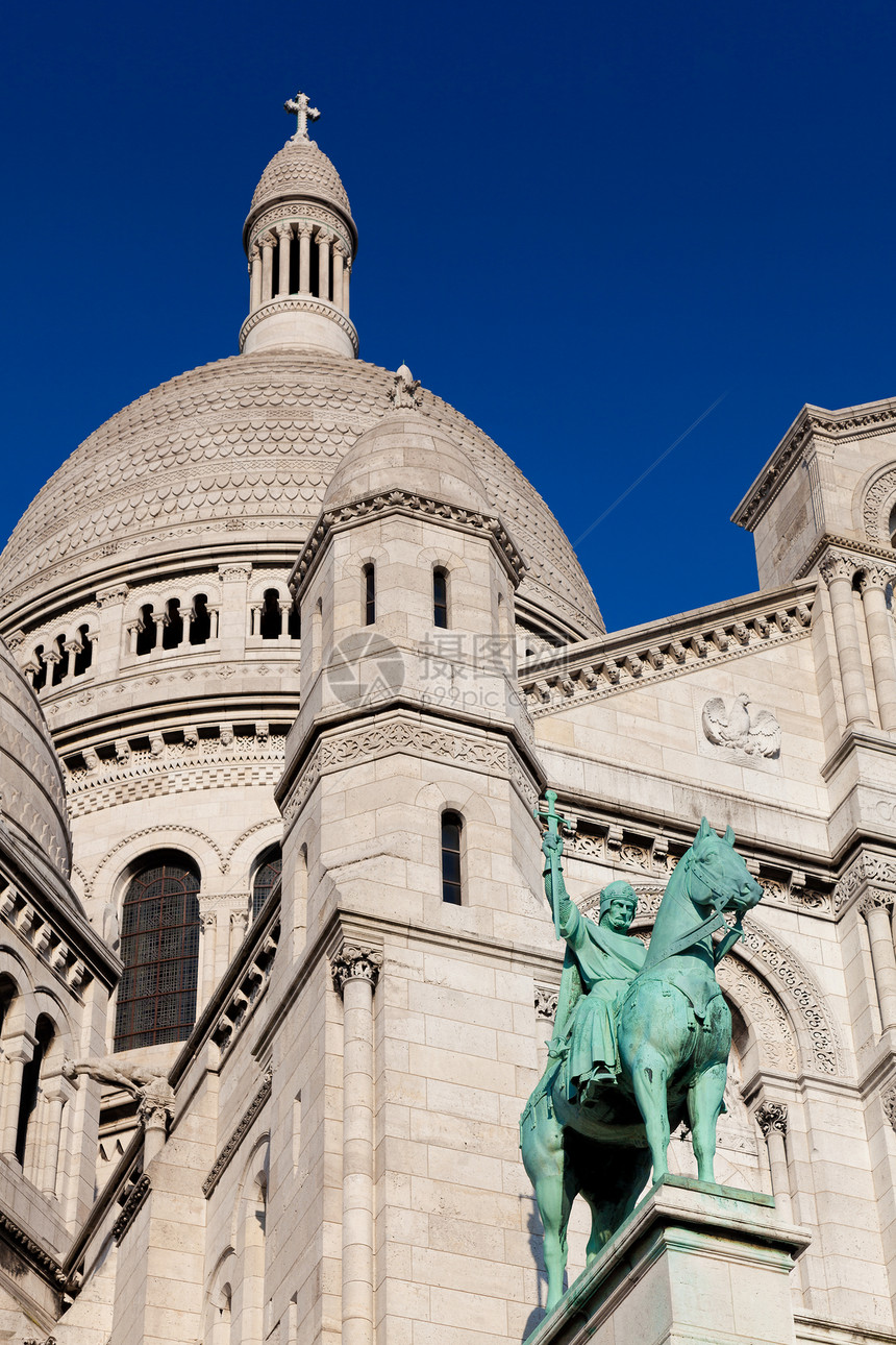 法国巴黎Montmartre 蒙马特晴天建筑石头骑士城市雕塑旅游历史性旅行历史图片