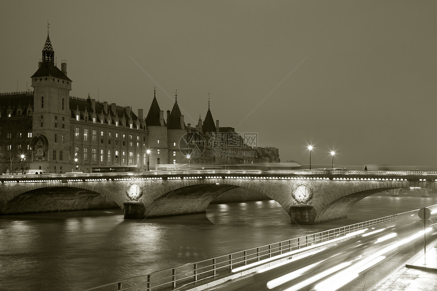 Pontu变化 法国巴黎历史黑与白日落旅行遗产路灯零钱建筑学建筑历史性图片
