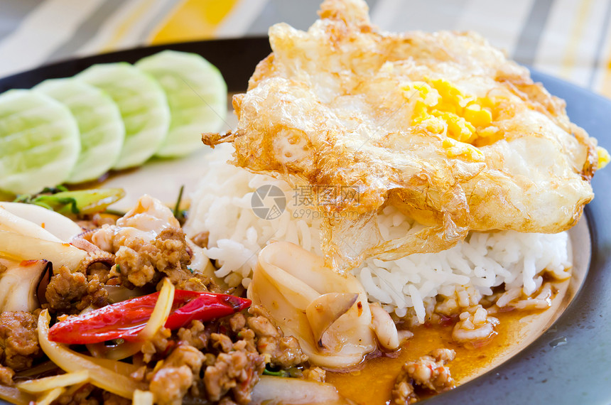 泰国辣辣食品油炸章鱼胡椒盘子蔬菜乌贼猪肉黄瓜海鲜图片