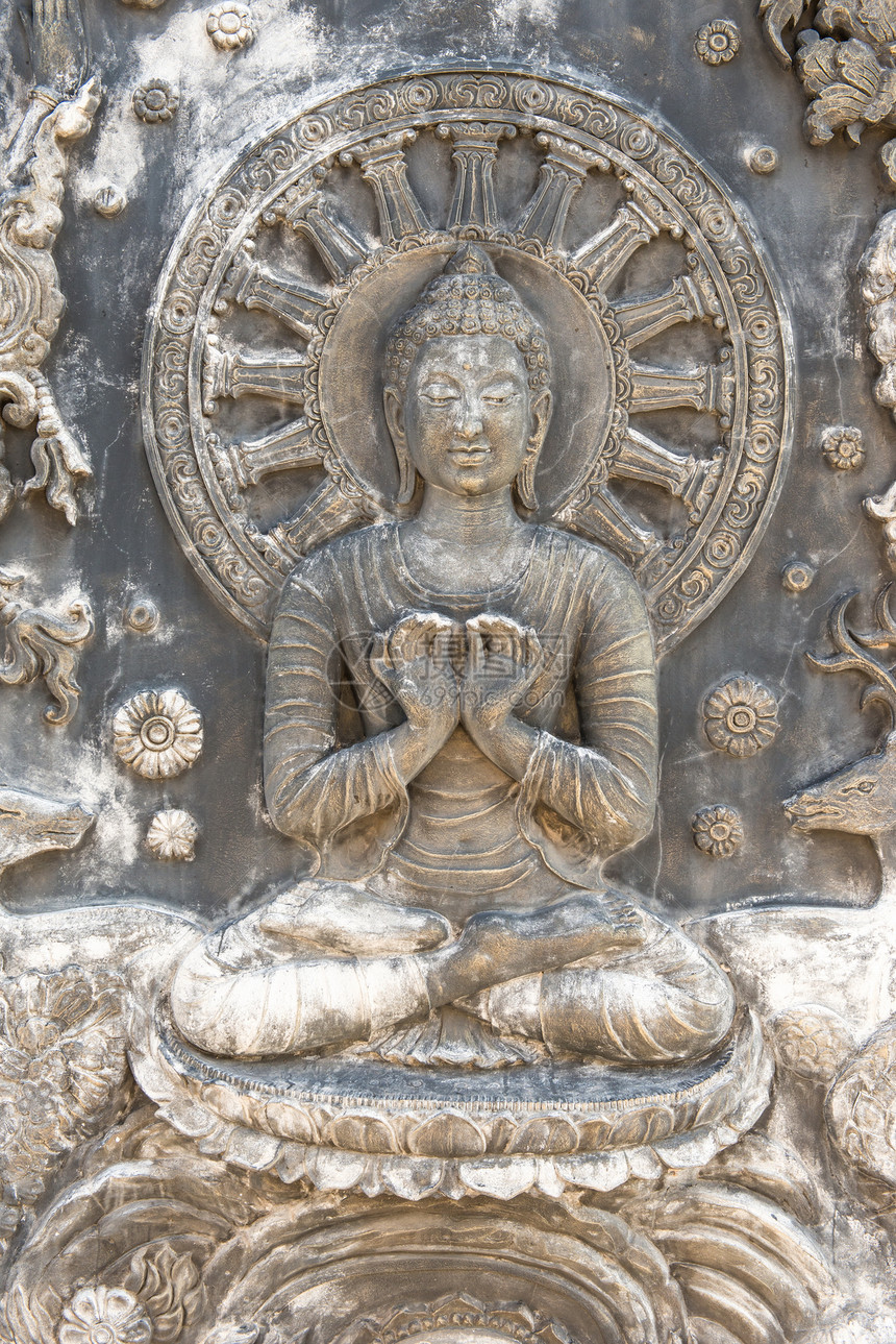 墙上古老的古老布丁雕塑寺庙宗教祷告文化佛教徒身体建筑学雕像男人神社图片