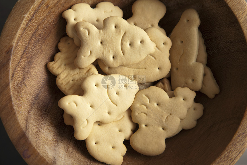 盘子里的动物形状饼干面包团体诱惑食物早餐棕色蛋糕甜点糕点图片