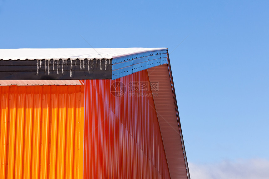 橙色金属板的残渣仓库建造图片