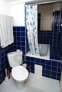 洗浴室卫生白色耕作蓝色收银台建筑学窗帘背景图片