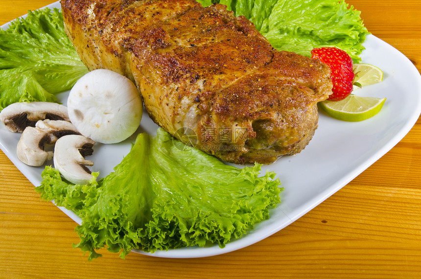 肉牛肉橄榄美食炙烤沙拉饮食牛肉绿色烹饪盘子美味灯泡图片