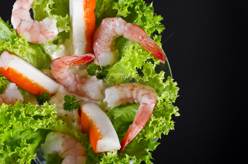 虾沙拉宏观螃蟹红色绿色钢巴营养黑色盘子贝类小吃图片