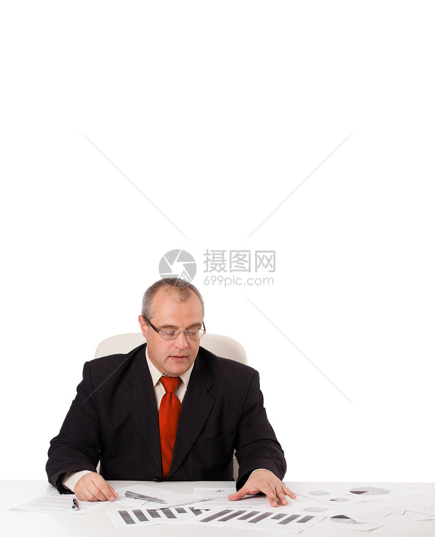 商业商坐在有复制空间的办公桌微笑桌子写作商务人士工作员工套装商业签名图片