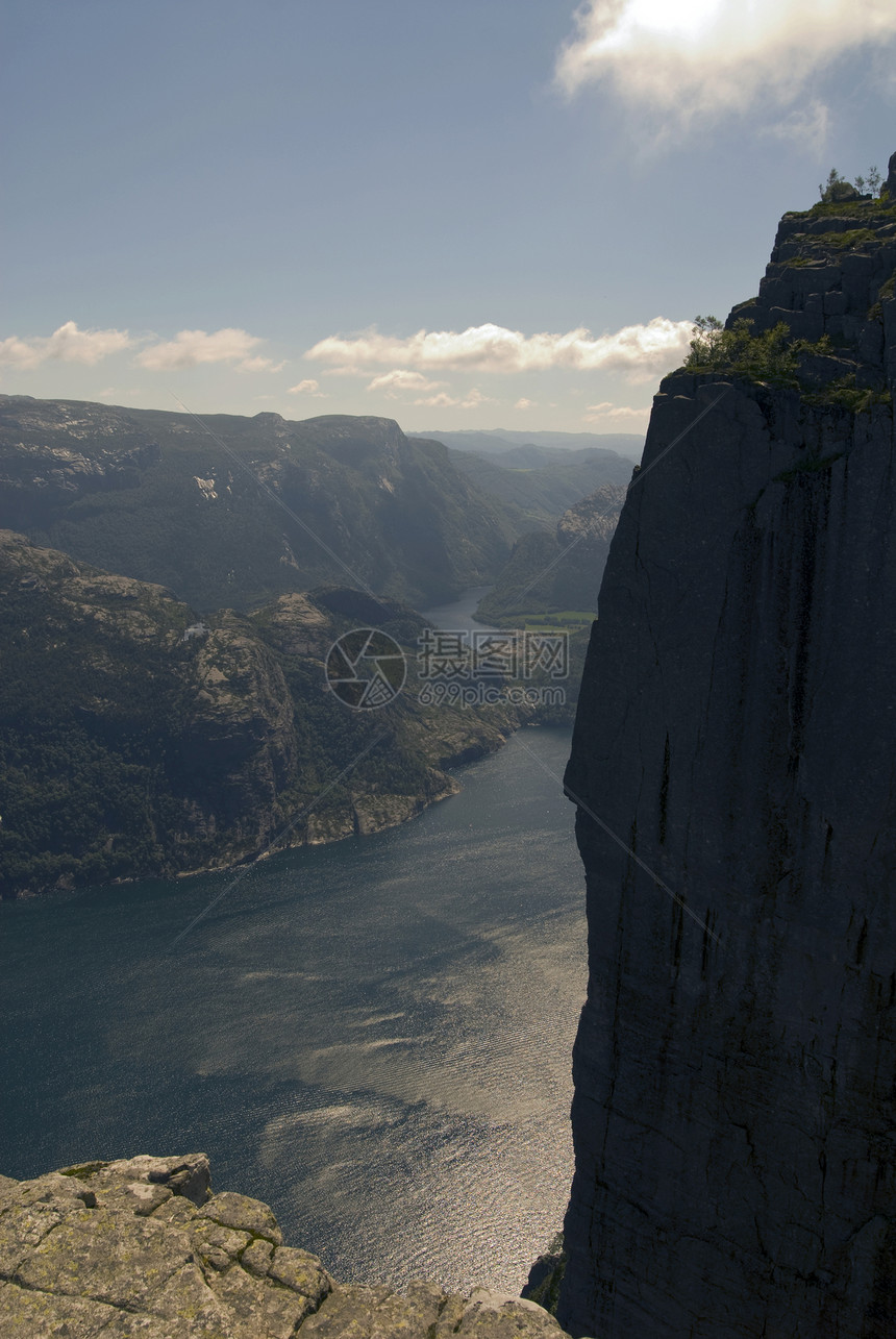 Lysefjorden的平流岩图片