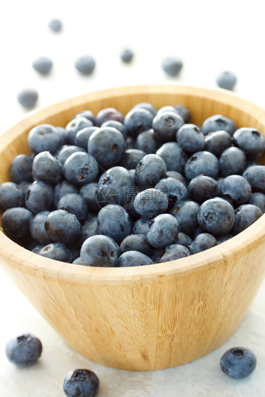 新鲜蓝莓生活方式盘子季节性食物水果健康饮食营养饮食小吃蓝色图片