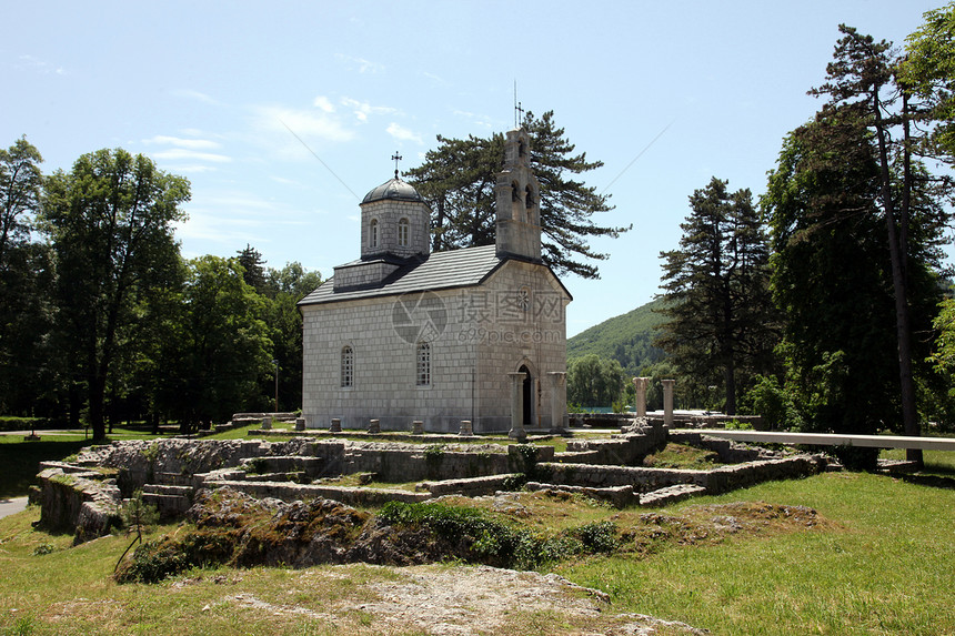 黑山Cetinje东正教教堂大教堂松树吸引力神社水平奇迹石头回廊教会建筑学图片
