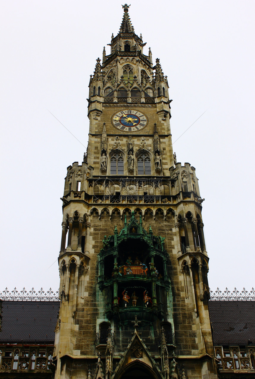 德国慕尼黑市政厅正方形天空历史性蓝色大教堂中心城市广场建筑大厅图片