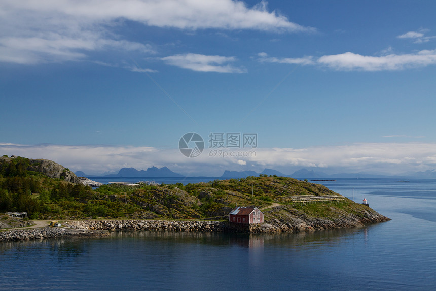 洛福顿的渔船小屋海洋房子港口海岸岛屿峡湾钓鱼风景全景图片