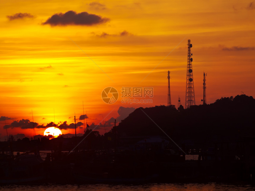 金金天空天气场景阳光晴天技术环境电讯气候戏剧性车站图片