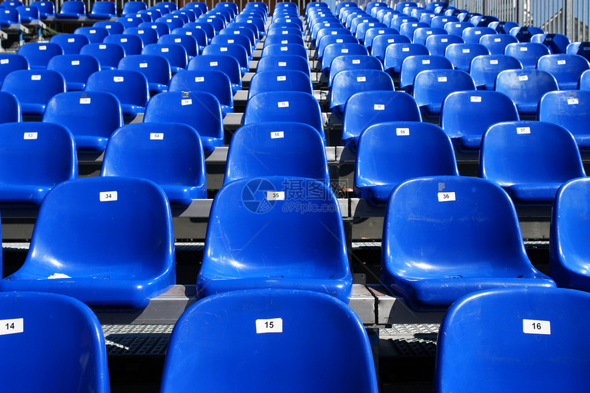 体育场上的蓝席场地游戏竞技场足球展示音乐会部门锦标赛走道塑料图片