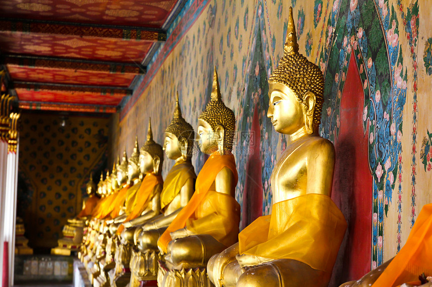 曼谷泰国Wat Arun的佛像宗教宏观旅行上帝文化金子橙子场景雕塑寺庙图片