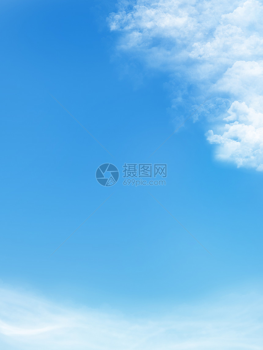 白云笼罩着蓝色的天空环境阳光季节云景天蓝色积雨气候太阳水分照片图片