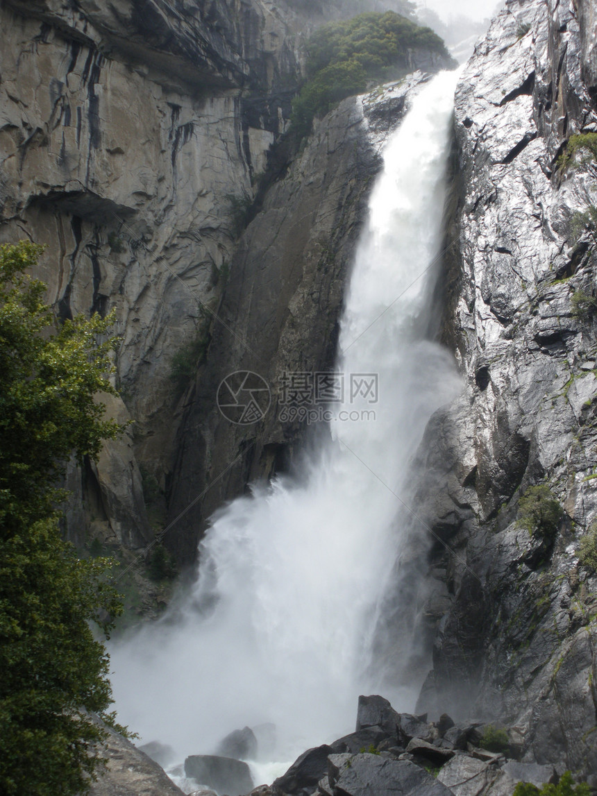 Yosemite 下瀑布图片