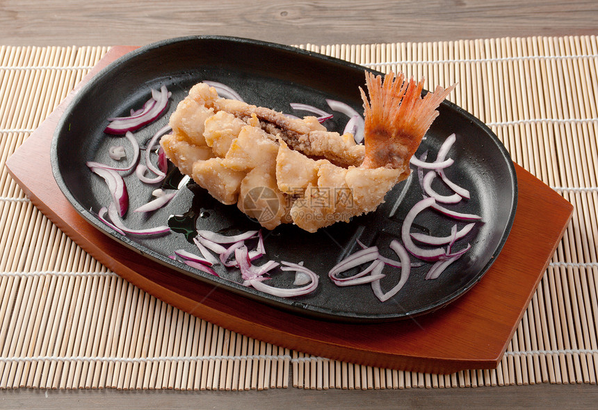 燃烧的岩石鱼石斑鱼蔬菜美食盘子饮食淀粉烹饪传统筷子食物图片
