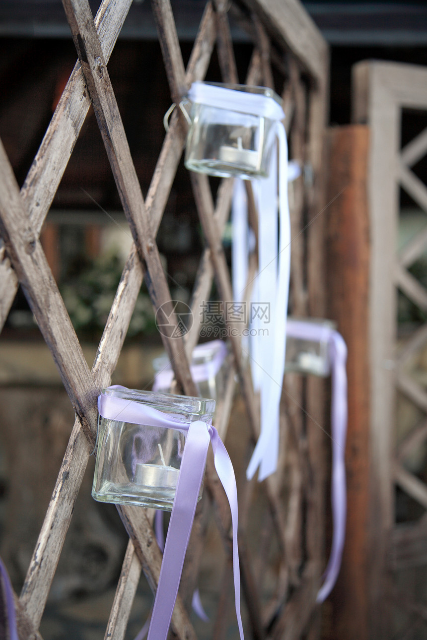 玻璃灯笼立方体选择性婚礼淡紫色焦点图片